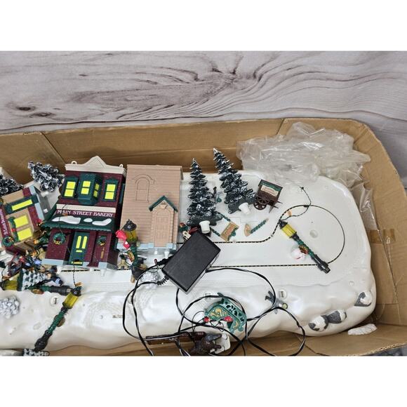 The Magic Of Mainstreet 1997 Trendmasters Lighted Animated Christmas Village - Picture 2 of 13